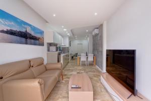 Modern 2 Bedroom Apartment in St Julians