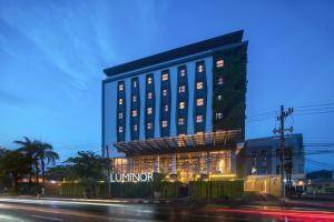 Luminor Hotel Airport Sidoarjo By WH , Best Choice and Strategic Location with a Rooftop area in Town - Ubytování bez kategorie ve městě Sidoarjo