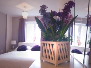 3 Bed Luxury Town Center Apartment with 50 inch 4K TV (Netflix & NowTV Ent. Pass)