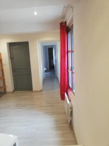 Appartements T2 Cozy proche des Halles Climatise : photos des chambres