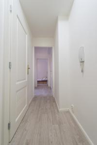 Quiet apartment in the city center with own terrace