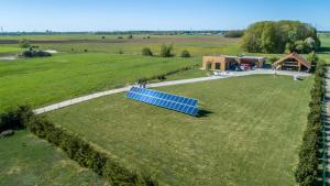 Privatus rąstinis namas su pirtimi