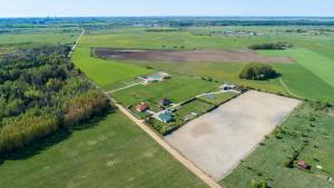 Privatus rąstinis namas su pirtimi