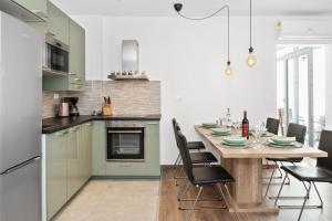 Comfortable 3-Bedroom Apartment with Balcony and Fast Wi-Fi - 10 Minutes from Old Town