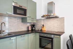 Comfortable 3-Bedroom Apartment with Balcony and Fast Wi-Fi - 10 Minutes from Old Town