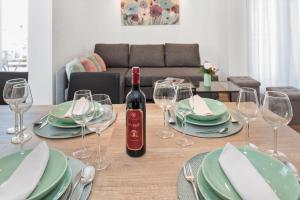 Comfortable 3-Bedroom Apartment with Balcony and Fast Wi-Fi - 10 Minutes from Old Town