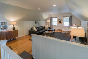 The Carriage House Loft