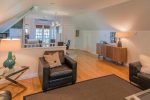 The Carriage House Loft