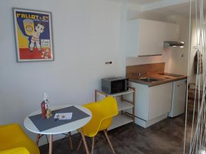 Appartements STUDIO LE MOUTARDE : photos des chambres