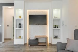 Sunny 4**** luxury apart with garden in center