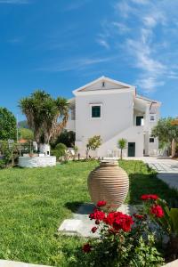 Marias Seaside Apartments Corfu Greece