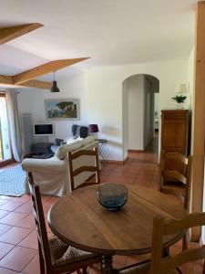 Maison Moutas