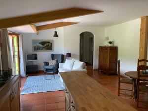 Appartements Maison Moutas : photos des chambres