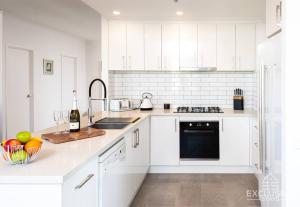 Exclusive Stays - Boulevard Penthouse