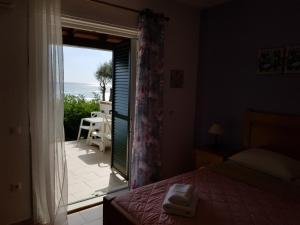Glyfada Beachfront Housel Ab4g Corfu Greece