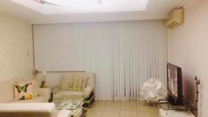 67 sqm. Condo Unit in Robinson Place Residences
