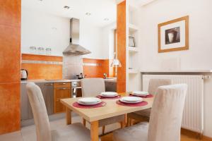 Apartment Warsaw Wilanowska by Noclegi Renters