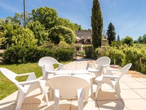 Maisons de vacances Spacious Holiday Home in Altillac with Private Pool : photos des chambres