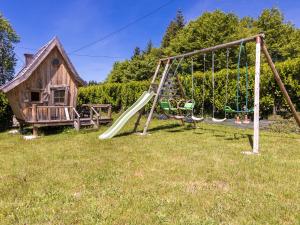 Maisons de vacances Spacious Holiday Home in Altillac with Private Pool : photos des chambres