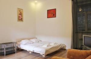 В центрі подобово біля палаці Мистецтв вулиця Коперніка 10