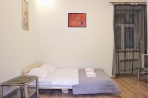 В центрі подобово біля палаці Мистецтв вулиця Коперніка 10