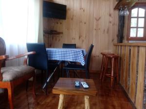 Cabañas Los Canelos Pucon, Hermosa Granja de 20 hectaréas a orillas del Río Liucura