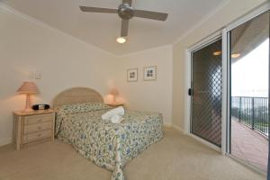 Pacific Waves Apartments