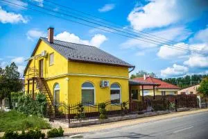 Mickey's Thermal Apartments - 蒂萨凯奇凯