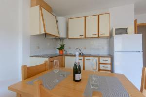 Sant Jordi Zeus Corner