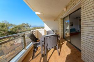 Sant Jordi Zeus Corner