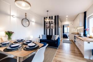 Niebieskie Apartamenty Rowy Apartament z klimatyzacją 100 m do plaży - 4hvězdičkové hotely ve městě Rowy