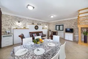 Ana Apartments - Blace