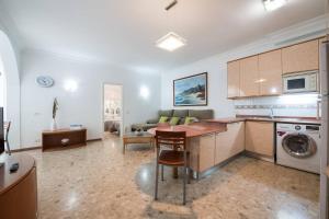 Las Canteras Beach 2BR 2BA Familiar 5pax