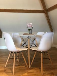 Apartment 4, 1 Laura Place