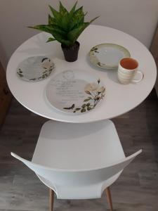 Fully renovated small & cosy studio