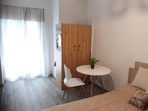 Fully renovated small & cosy studio