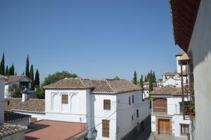 Calle Sta. Isabel la Real, 19, 18010 Granada, Spain.