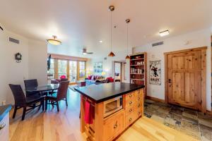 Elkhorn Springs Getaway