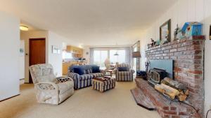Two Bedroom House room in 2 Bed 2 Bath Vacation home in Waldport