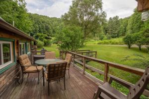one bedroom house room in 1 Bed 1 Bath Vacation home in Sylva