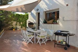 Villa Sitges Colibri at 10 min Walk Beaches - Center City Amaizing Garden Pool XXL Private Tenis Piste