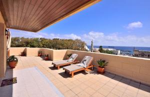 CENTER Penthouse - MEDIEVAL Town 10- BEACH 2