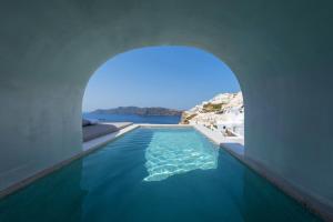 Echoes Luxury Suites Santorini Greece