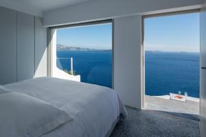 Echoes Luxury Suites Santorini Greece