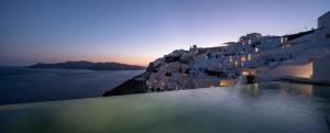 Echoes Luxury Suites Santorini Greece