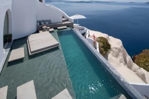 Echoes Luxury Suites Santorini Greece