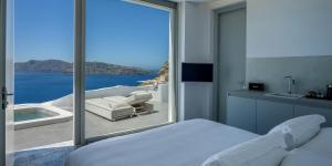 Echoes Luxury Suites Santorini Greece