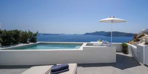 Echoes Luxury Suites Santorini Greece