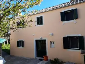 Holiday house Jasna in island center - Premuda