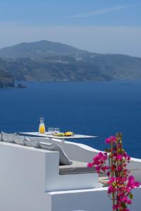 Echoes Luxury Suites Santorini Greece